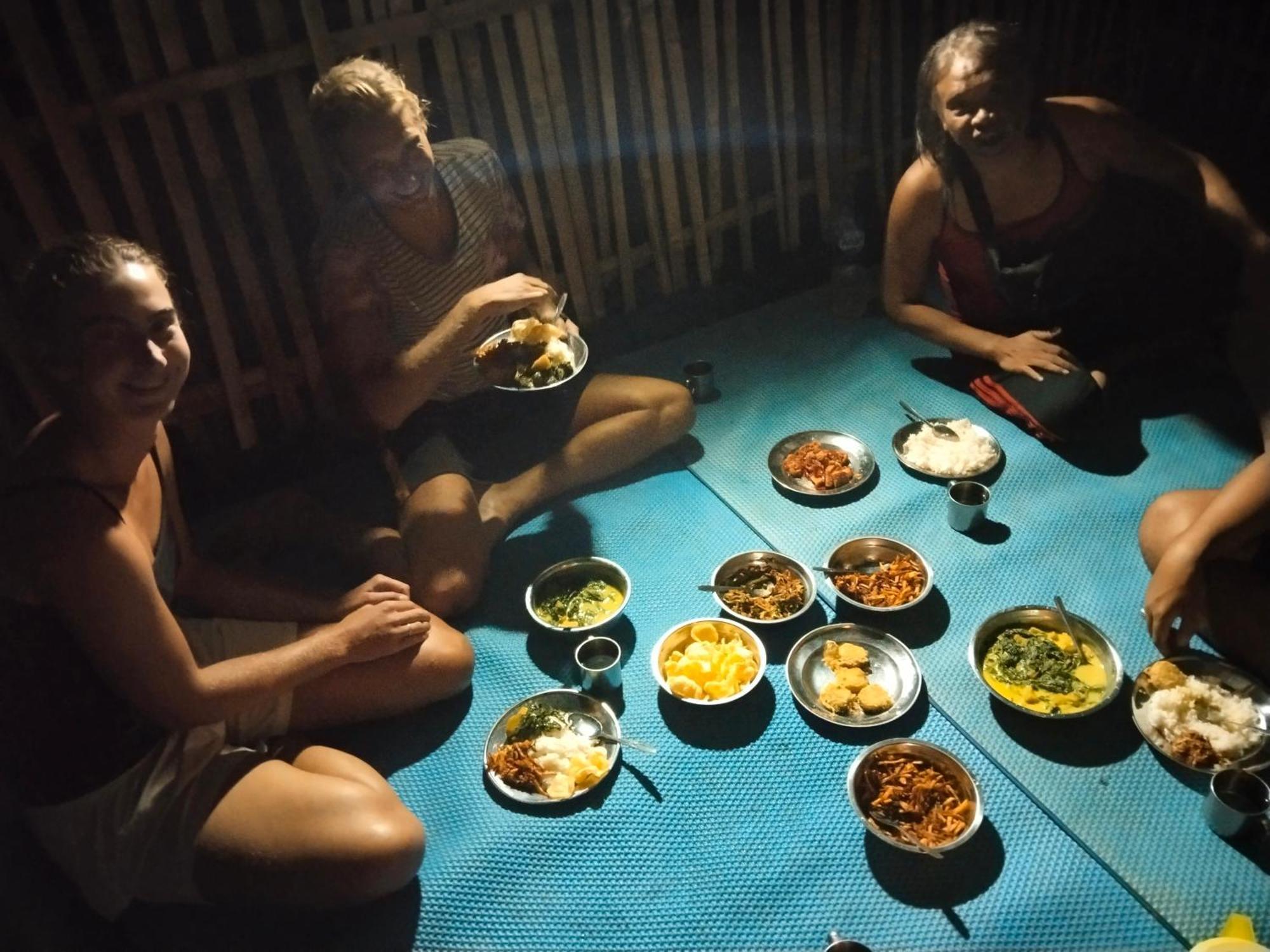 Jhony'S Backpacker-Guest House Only Stay Here Book Treking With Us Bukit Lawang Exterior foto