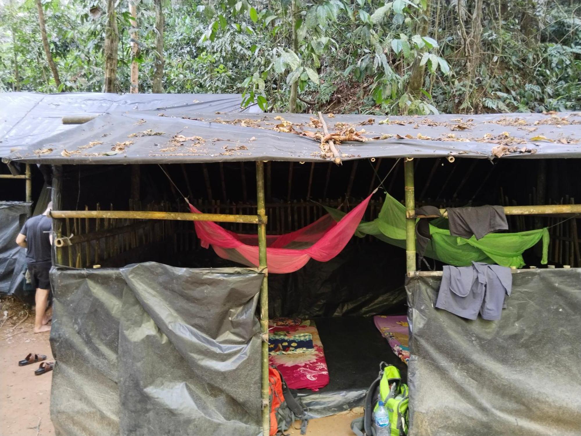 Jhony'S Backpacker-Guest House Only Stay Here Book Treking With Us Bukit Lawang Exterior foto