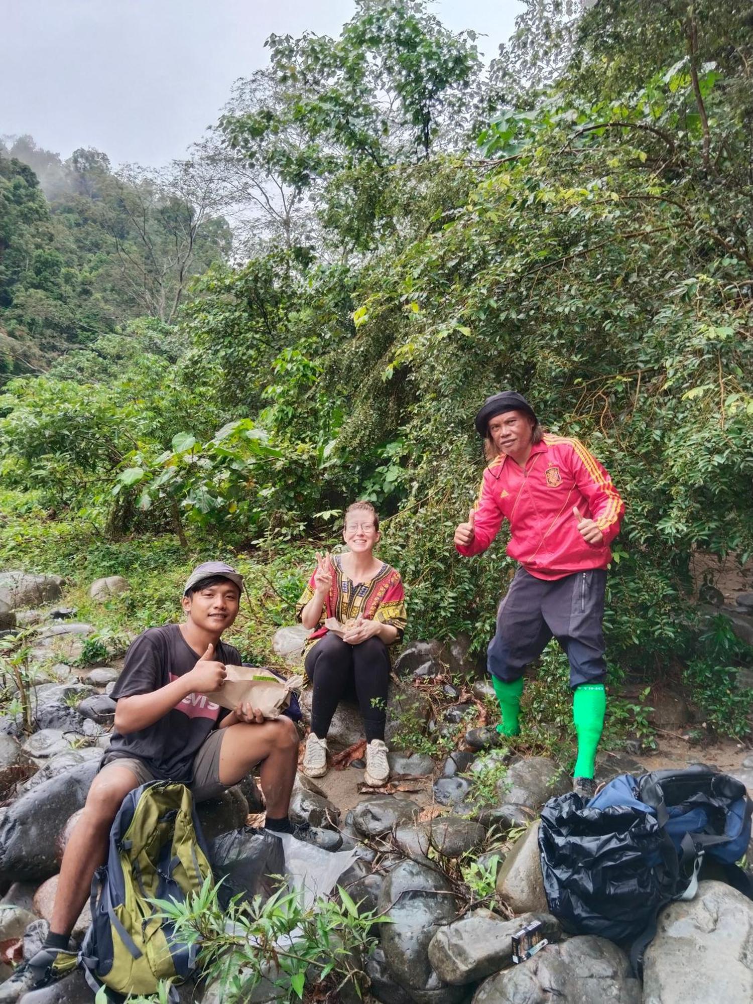 Jhony'S Backpacker-Guest House Only Stay Here Book Treking With Us Bukit Lawang Exterior foto